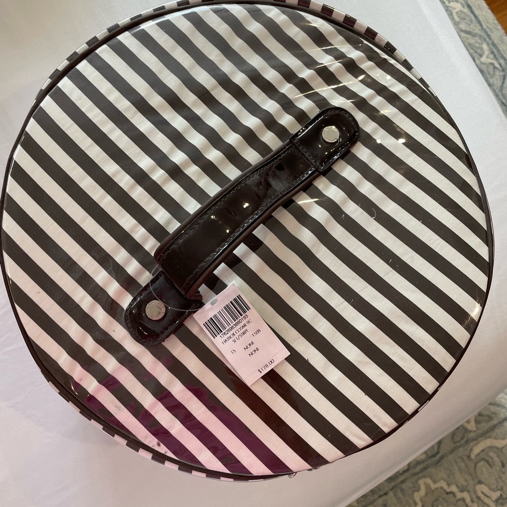 Henri bender cosmetic travel case